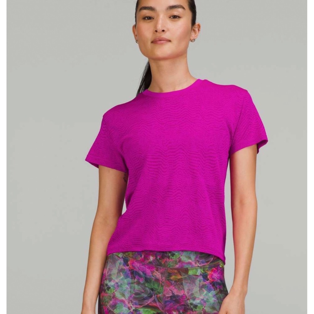 Lululemon Train To Be Seamless Short Sleeve T-Shirt Pink Tee Womens Sz 10 Medium